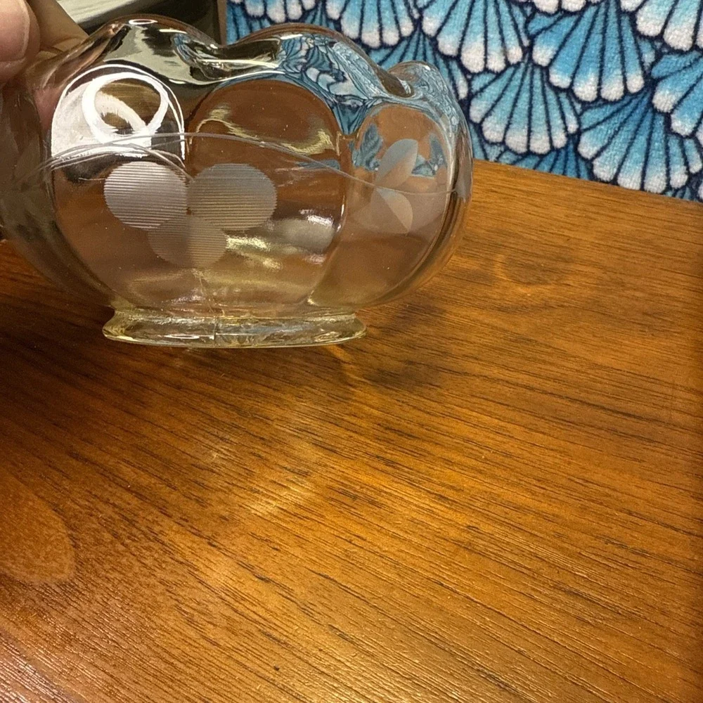 Vintage Glass Candy‎ Bowl With Leaf Pattern